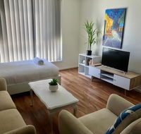 Modern Unit Near To Surfers Paradise - Flights