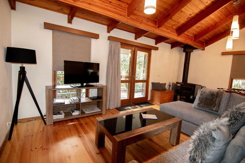 Mystic View Cottage - Flights 1