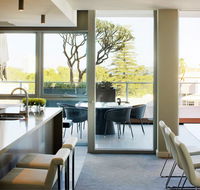 Claremont Quarter Luxury Apartment - Flights