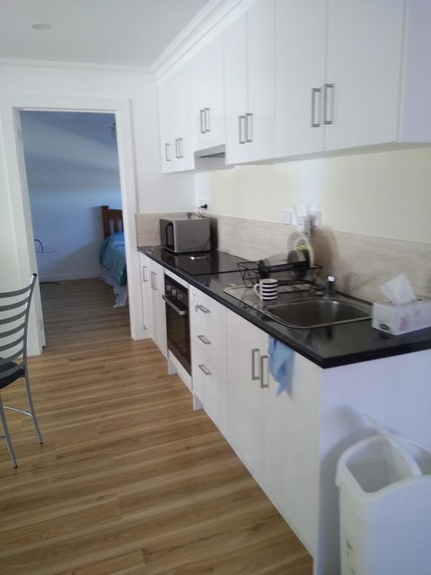 DIANELLA Budget Rooms Happy Place To Stay - Flights 33