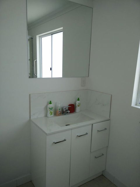 DIANELLA Budget Rooms Happy Place To Stay - Flights 11