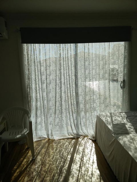 DIANELLA Budget Rooms Happy Place To Stay - Flights 18