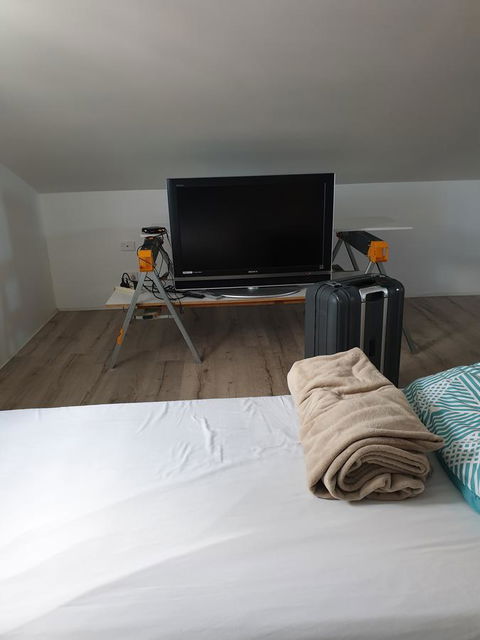 DIANELLA Budget Rooms Happy Place To Stay - Flights 6