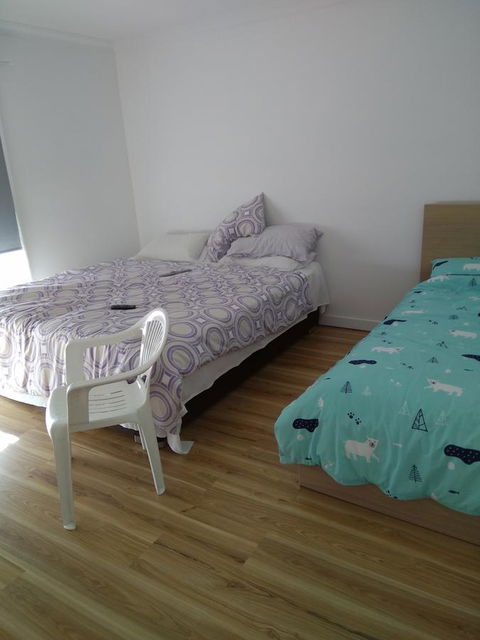 DIANELLA Budget Rooms Happy Place To Stay - Flights 35
