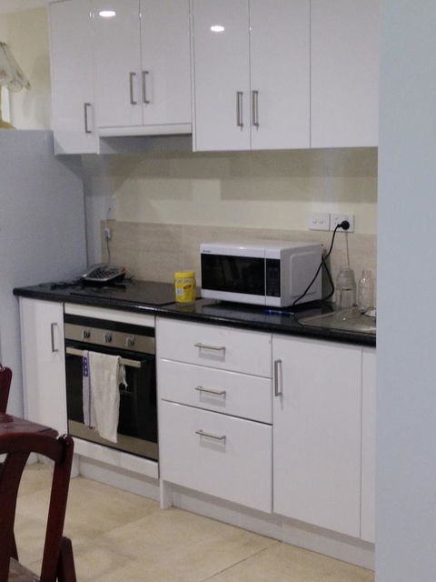 DIANELLA Budget Rooms Happy Place To Stay - Flights 25