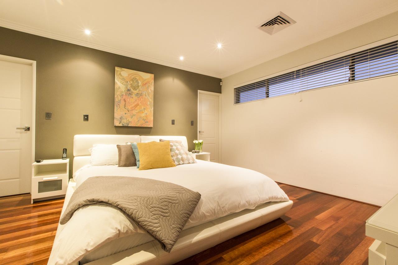 Ardross WA Flights