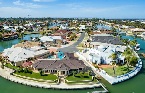 LA ANCHOR ON THE CANALS (MANDURAH) - Flights 0