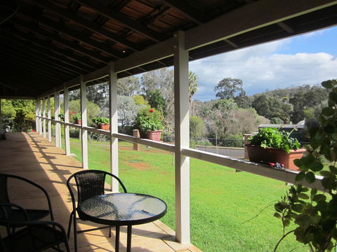 Bridgetown Valley Lodge - Flights 41