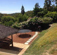 Bright  Beautiful Home On The Hills - Flights