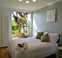 Treetops Cottage - Flights