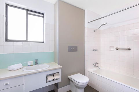 Best Western Plus Launceston - Flights 12