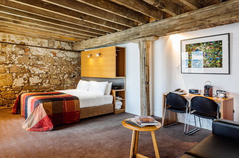 The Henry Jones Art Hotel - Flights 42