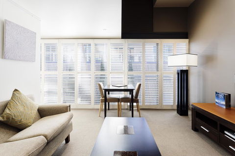 The Henry Jones Art Hotel - Flights 38
