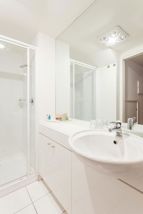 The Henry Jones Art Hotel - Flights 37