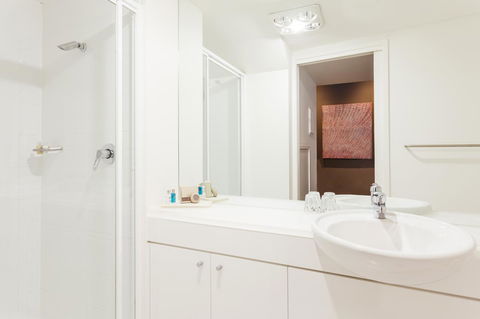 The Henry Jones Art Hotel - Flights 36