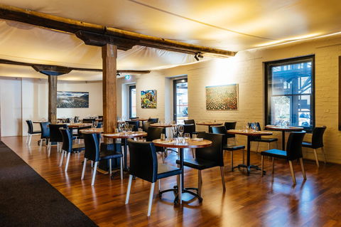 The Henry Jones Art Hotel - Flights 33