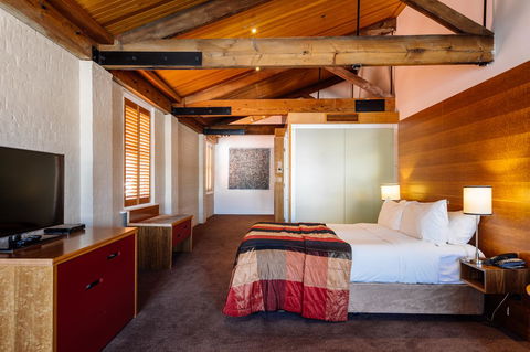 The Henry Jones Art Hotel - Flights 25