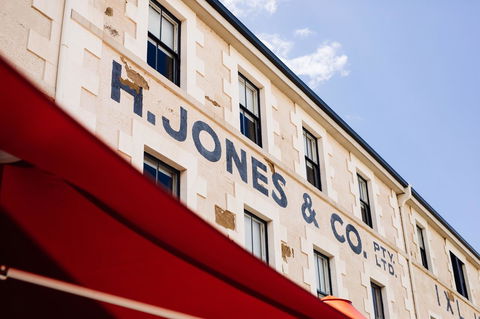 The Henry Jones Art Hotel - Flights 0