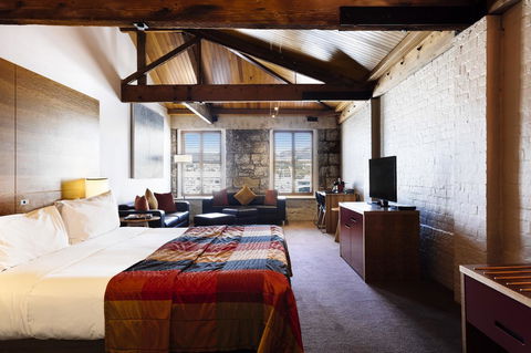 The Henry Jones Art Hotel - Flights 22