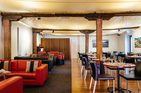 The Henry Jones Art Hotel - Flights 32