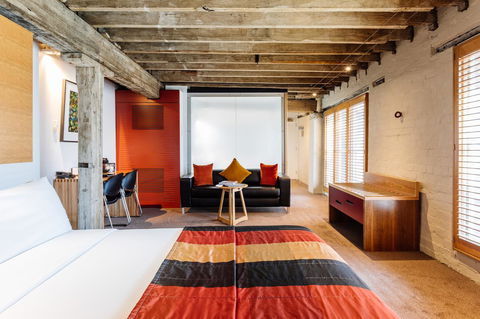 The Henry Jones Art Hotel - Flights 15