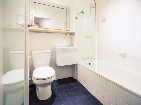 Mercure Launceston - Flights 20
