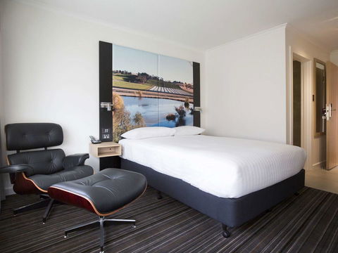Mercure Launceston - Flights 43