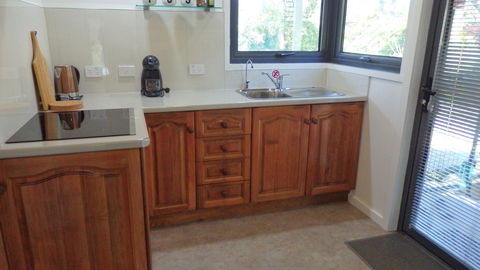 Karoola Cottage Self Contained - Flights 5