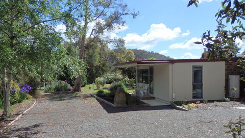 Karoola Cottage Self Contained - Flights 10
