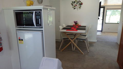Karoola Cottage Self Contained - Flights 6