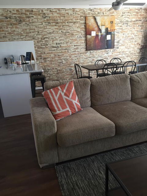 Park View Apartments - Flights 1