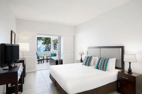 Peppers Beach Club & Spa - Flights 3