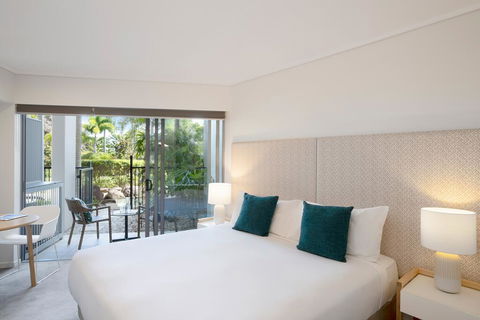 Peppers Salt Resort & Spa - Flights 3
