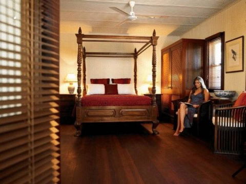 Pinctada McAlpine House - Flights 2