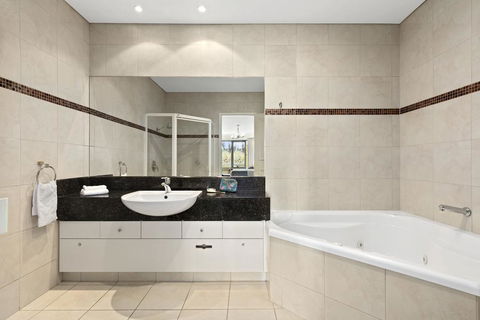Quality Hotel Parklake Shepparton - Flights 3