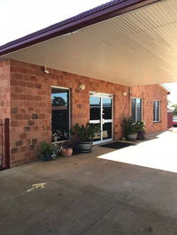 RAILWAY HOTEL MOTEL