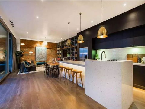 Readyset Glashouse Melbourne - Flights 0
