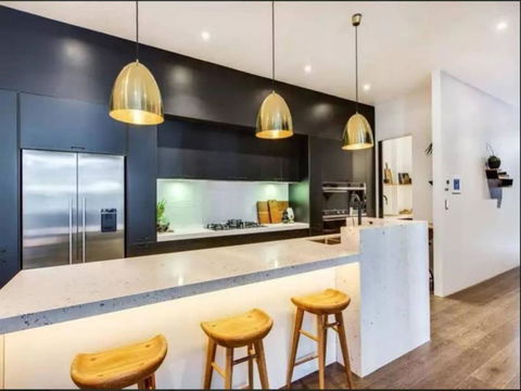 Readyset Glashouse Melbourne - Flights 2