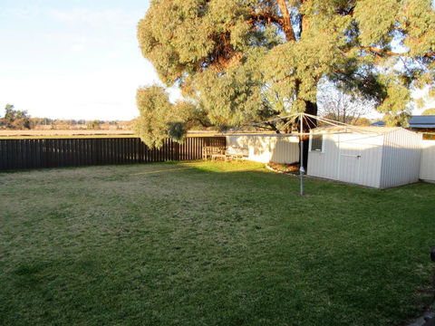 River House Mudgee - Flights 1