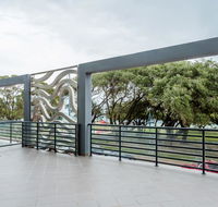 Rockingham Beachfront Apartment - Flights
