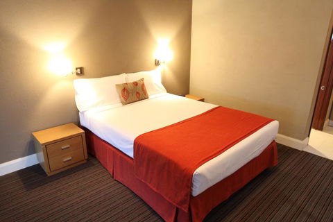 Rose & Crown Hotel - Flights 2