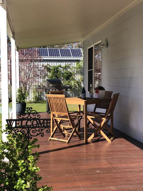 Rosewood Cottage - Flights 1