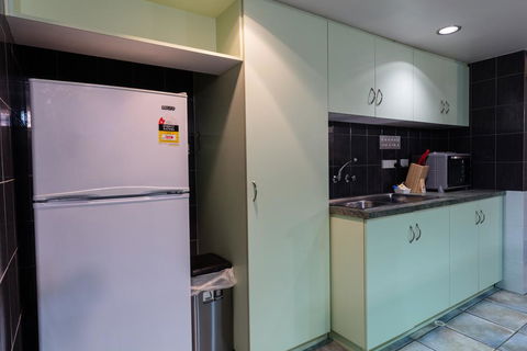 Sails Geraldton Accommodation - Flights 3
