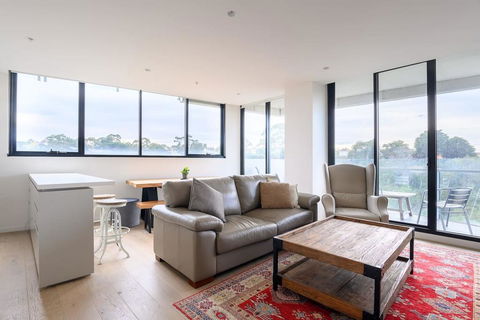 Sanctuary Resort-Style On The Banks Of The Yarra - Flights 0