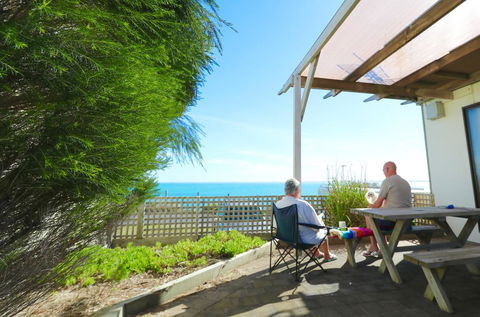 Sea Vu Caravan Park - Flights 1