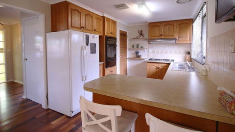 Spacious And Cozy Home Next To Glen Waverley - Flights 3