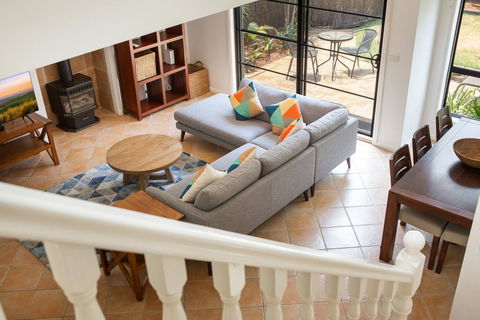 Spacious Home In The Heart Of Avalon Beach - Flights 2