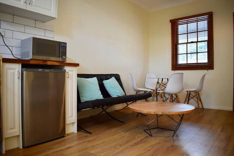Stylish Cute Cottage In McMahons Point - Flights 0