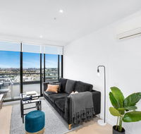 Stylish One-Bed Apartment With Balcony and Parking - Flights