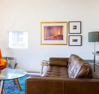 Stylish Warehouse Convert 2 Bedroom Apartment - Flights